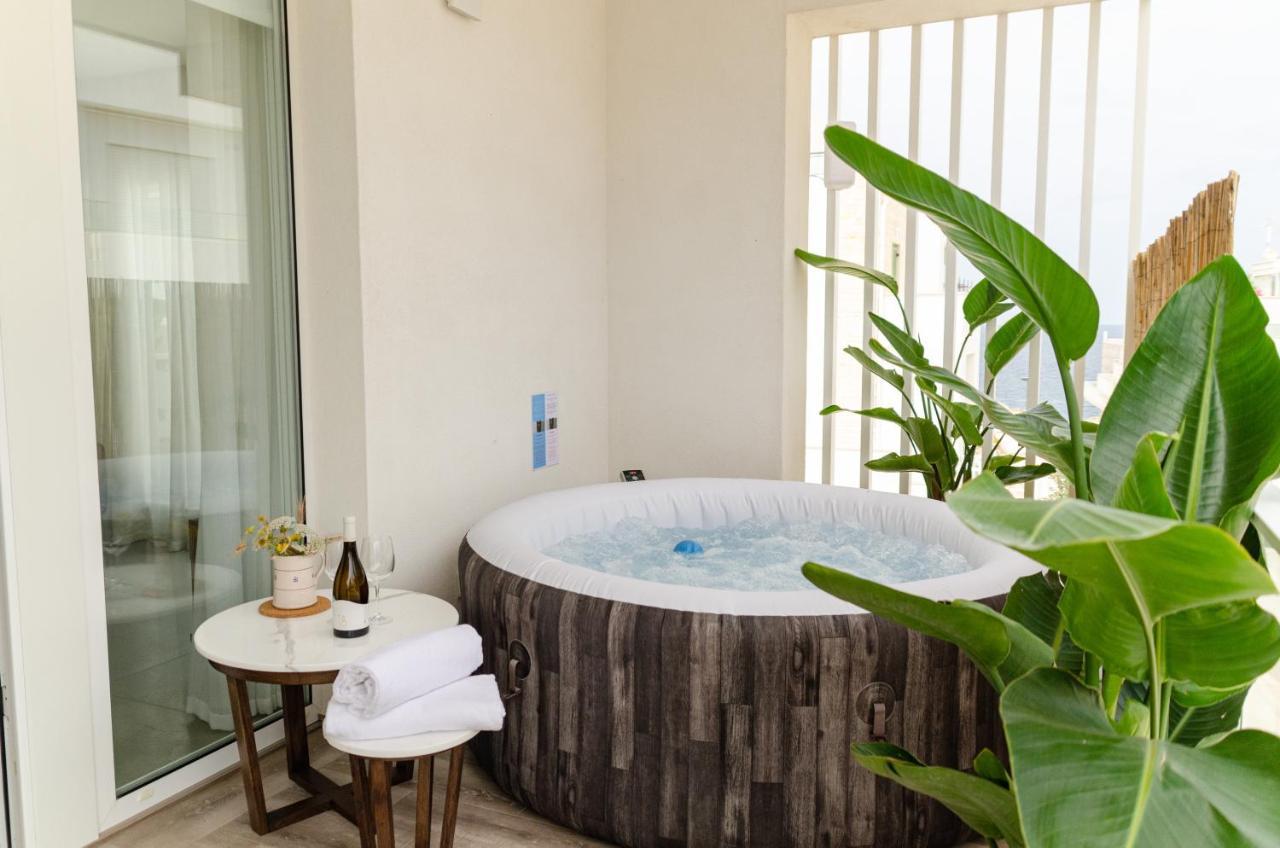 滨海波利尼亚诺Apulialux Seaview Prestige Apt / Jacuzzi + Parking公寓 外观 照片